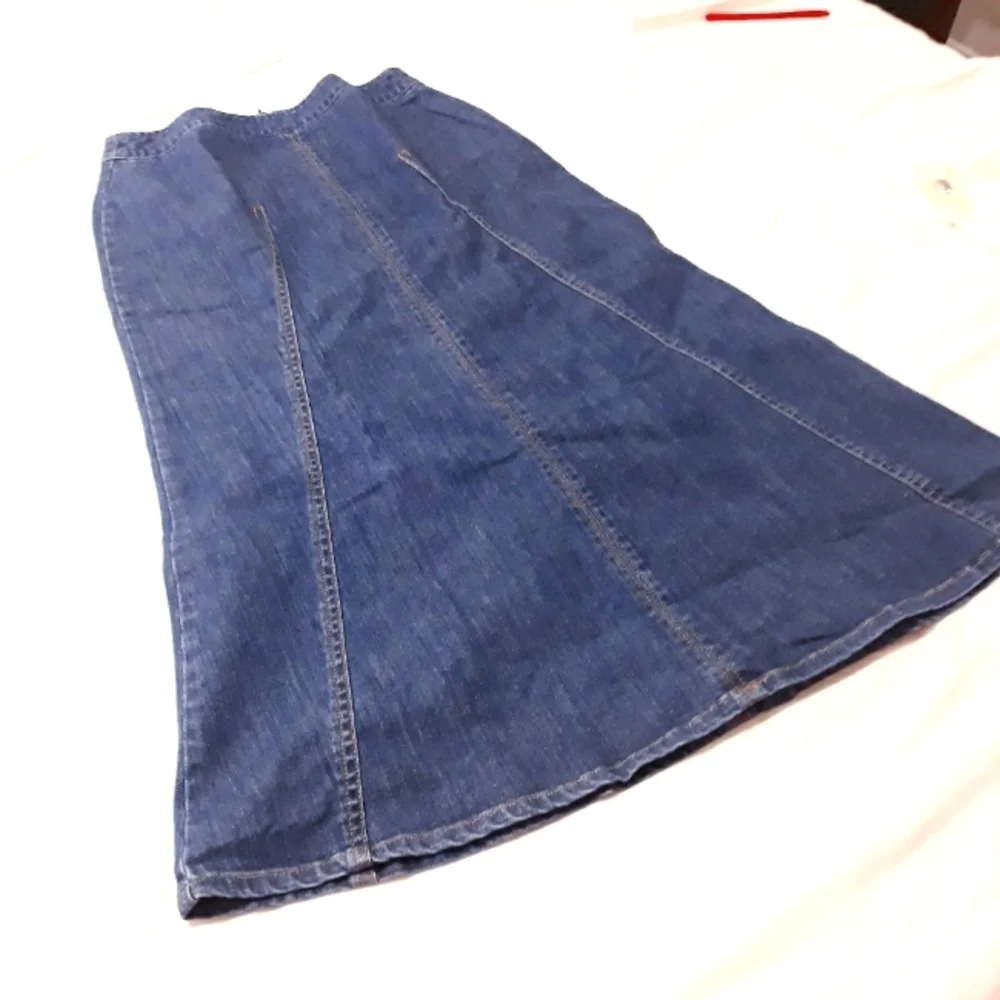 Talbots Stretch Cotton Denim Blue with Back Zipper Skirt Size 4
